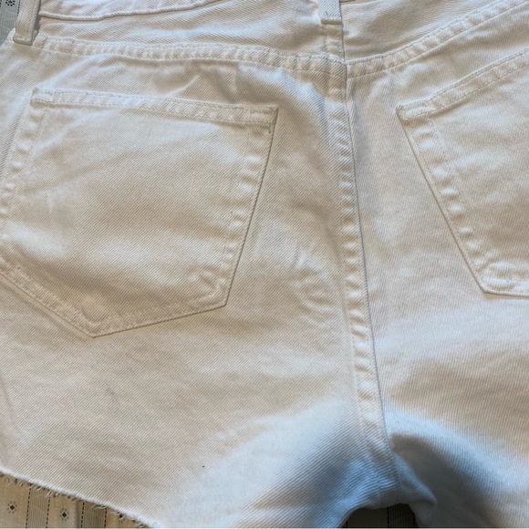 LβAGENCE white distressed ripped high rise jeans shorts size: 30 - Picture 9 of 9